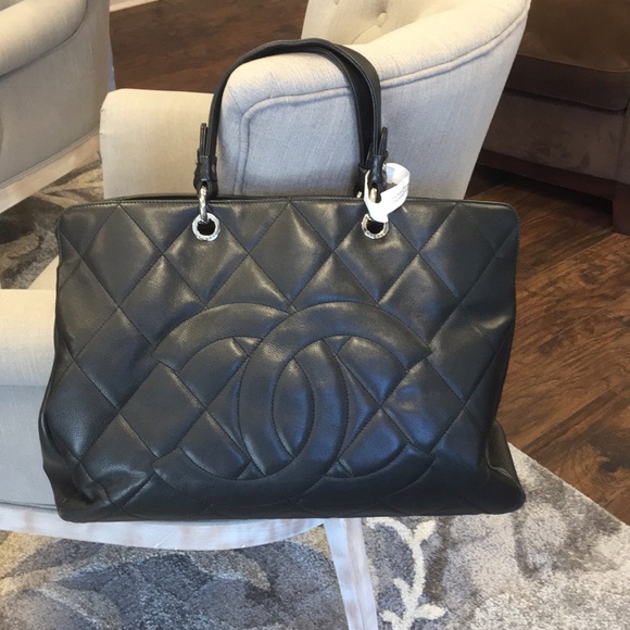 CHANEL Handbags - Chanel Tote